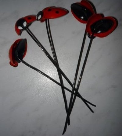 diy-cute-ladybug-with-plastic-spoon-12