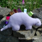 easy-and-cuddly-diy-ideas-for-recycling-old-Sweater Taggie Dino