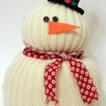 easy-and-cuddly-diy-ideas-for-recycling-old-Sweater snowman