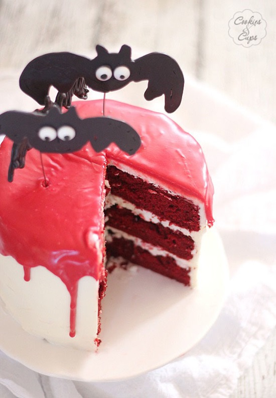 Halloween-Vampire Bat Cake