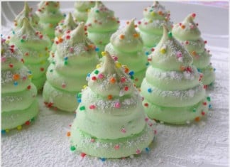 Christmas Tree Meringues Cookies