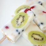 raspberry cheese cake-Tasty Yogurt Topping Ideas to Inspire Your Next kids Snack Yogurt-Fruit-Granola-Popsicles-005