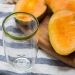 How to Easily Peel Mangos With a Drinking Glass