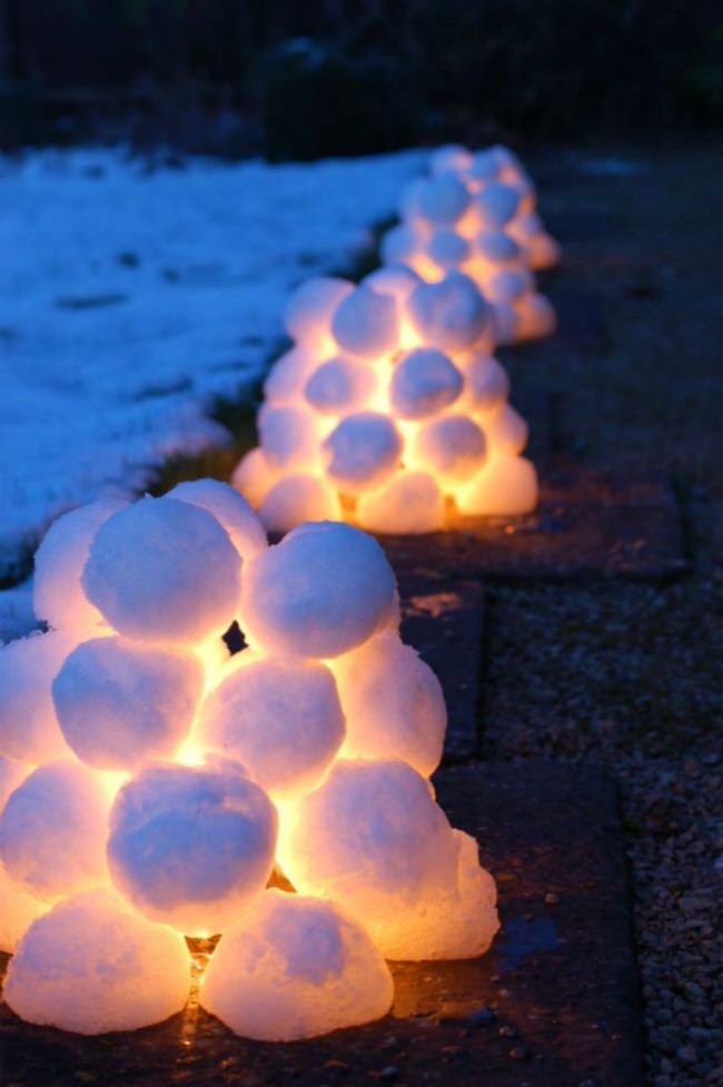 Snow lanterns