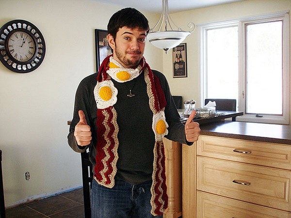 20 Cool Creativity And Funny Winter Scarf Designs bacon-eggs-scarf