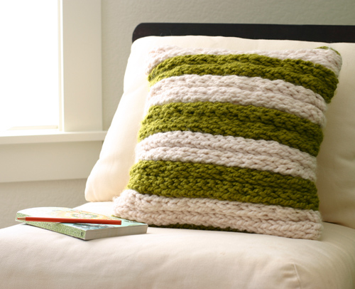 Finger Knitting Projects- Chunky Finger-knit Pillow