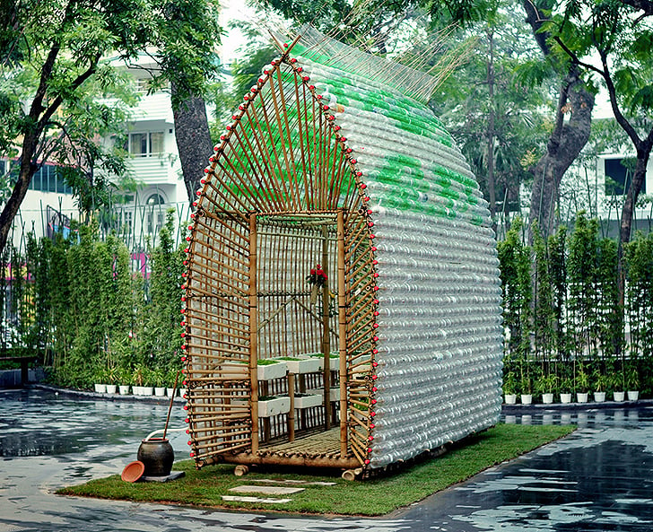 How to Build a Greenhouse Made From Plastic Bottles 5