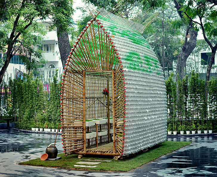 How to Build a Greenhouse Made From Plastic Bottles 5