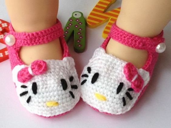 crochet baby hello kitty booties