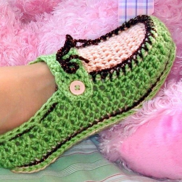 Crochet Button Adult Loafers with Pattern