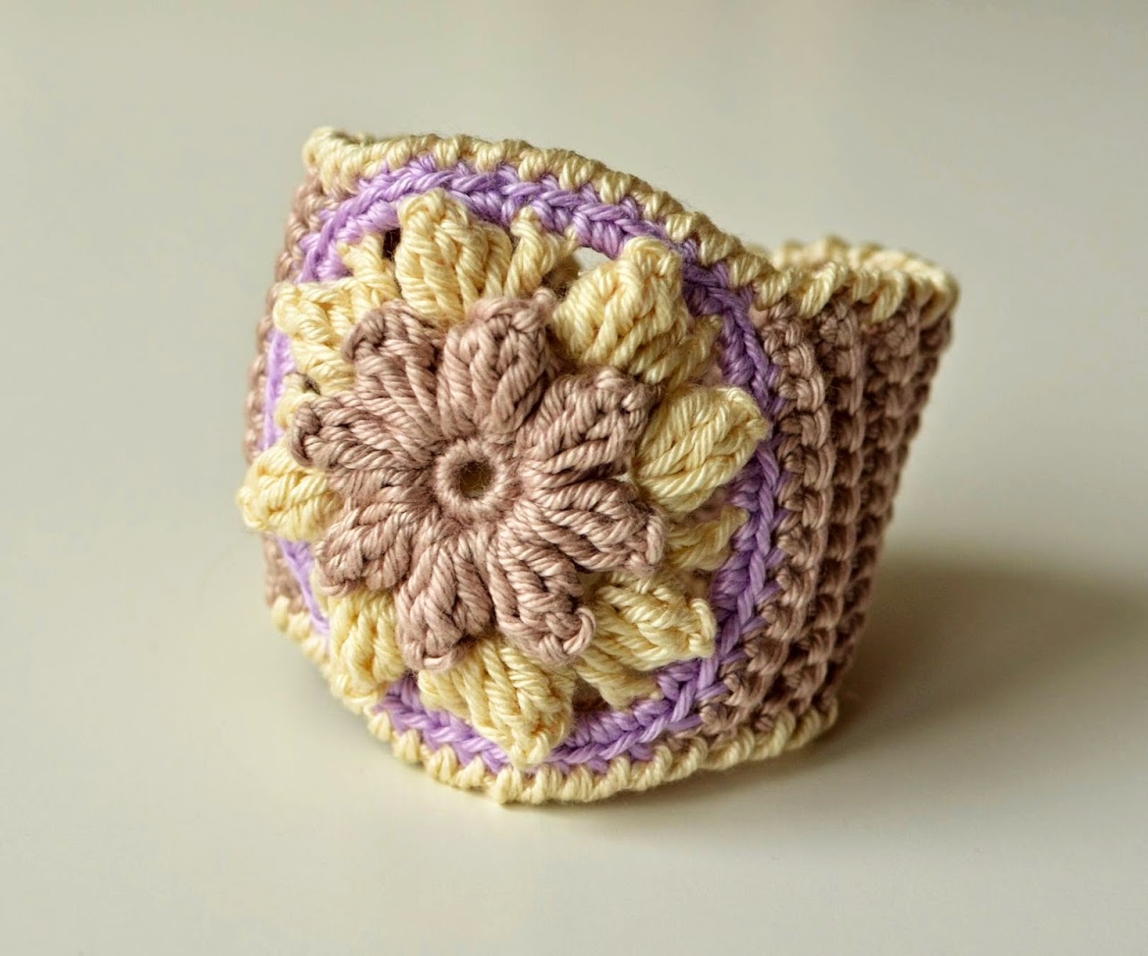 Spring Flower crocheted bracelet