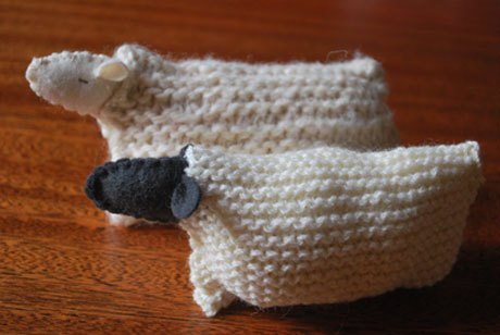 how to make a sheep out of a knitted square