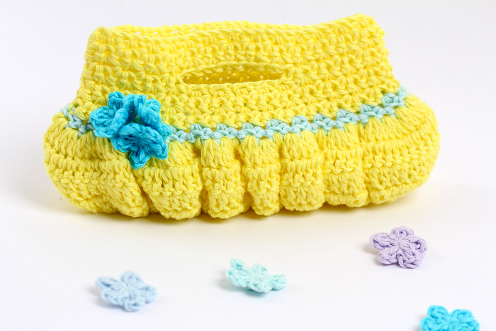 Crochet Ruffle Purse with Free Pattern