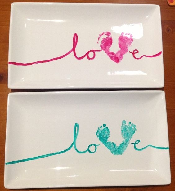 DIY Ceramic Footprints Keepsake. A special moment in time captured in ceramic. A minute of your time equals a lifetime of memory. #Keepsake #Craft #Footprint