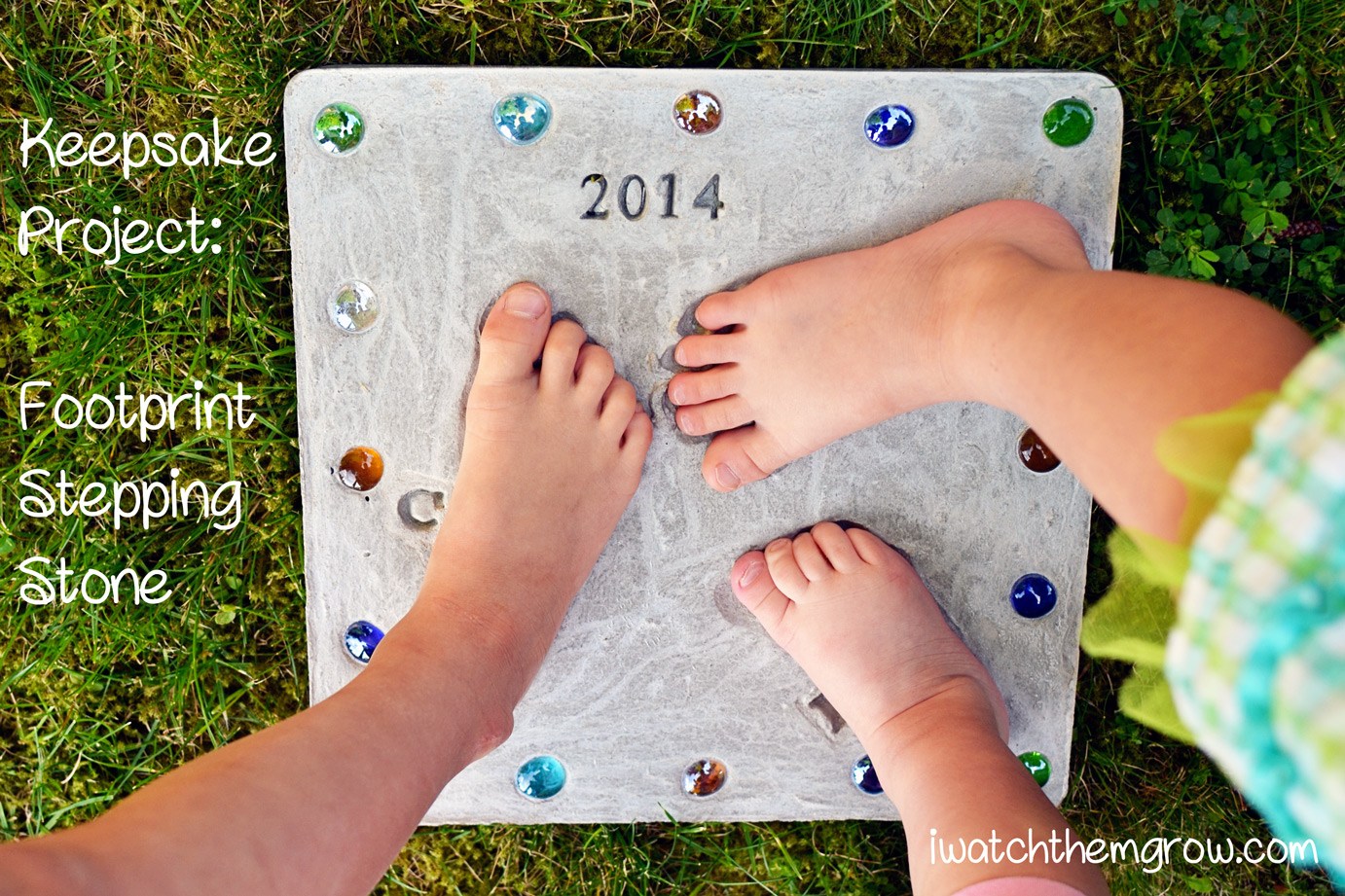 Footprint Stepping Stone.This footprint stepping stone is a perfect keepsake for the garden! #Garden #Stone #Keepsake #Footprint