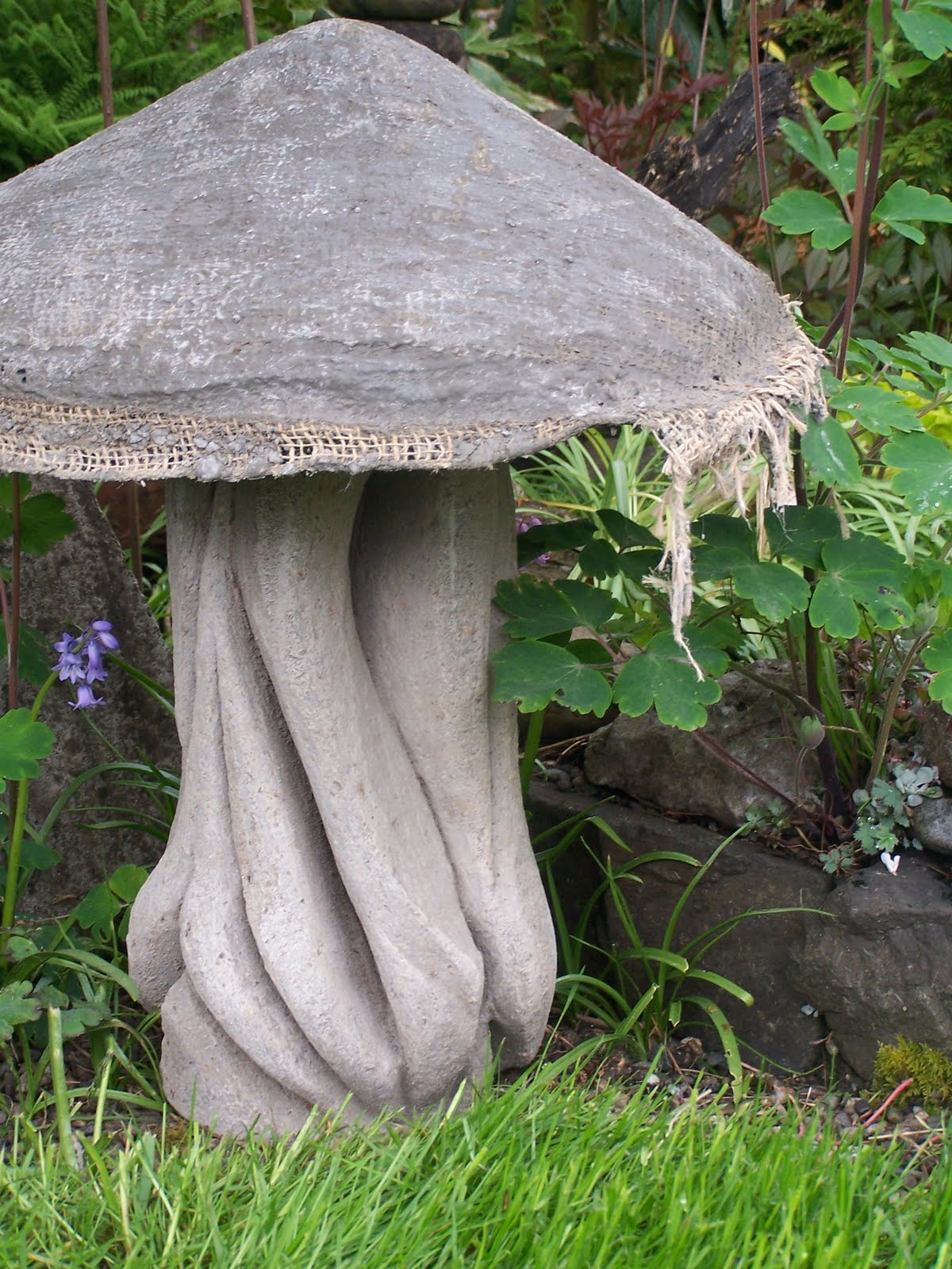Hypertufa mushroom