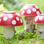 DIY Garden Mushroom out of Tree Stumps