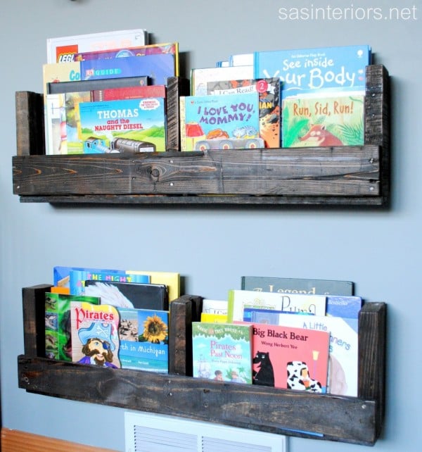 DIY Kids Pallet Furniture Projects-Pallet Bookshelf