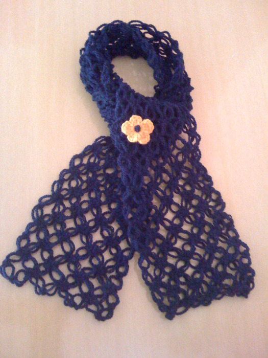 Crochet Solomon's knot scarf 