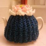 Crochet lotues tea cozy with free pattern