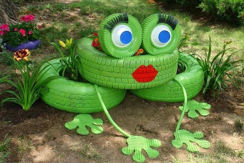 DIY Recycle Tire Frog Planter
