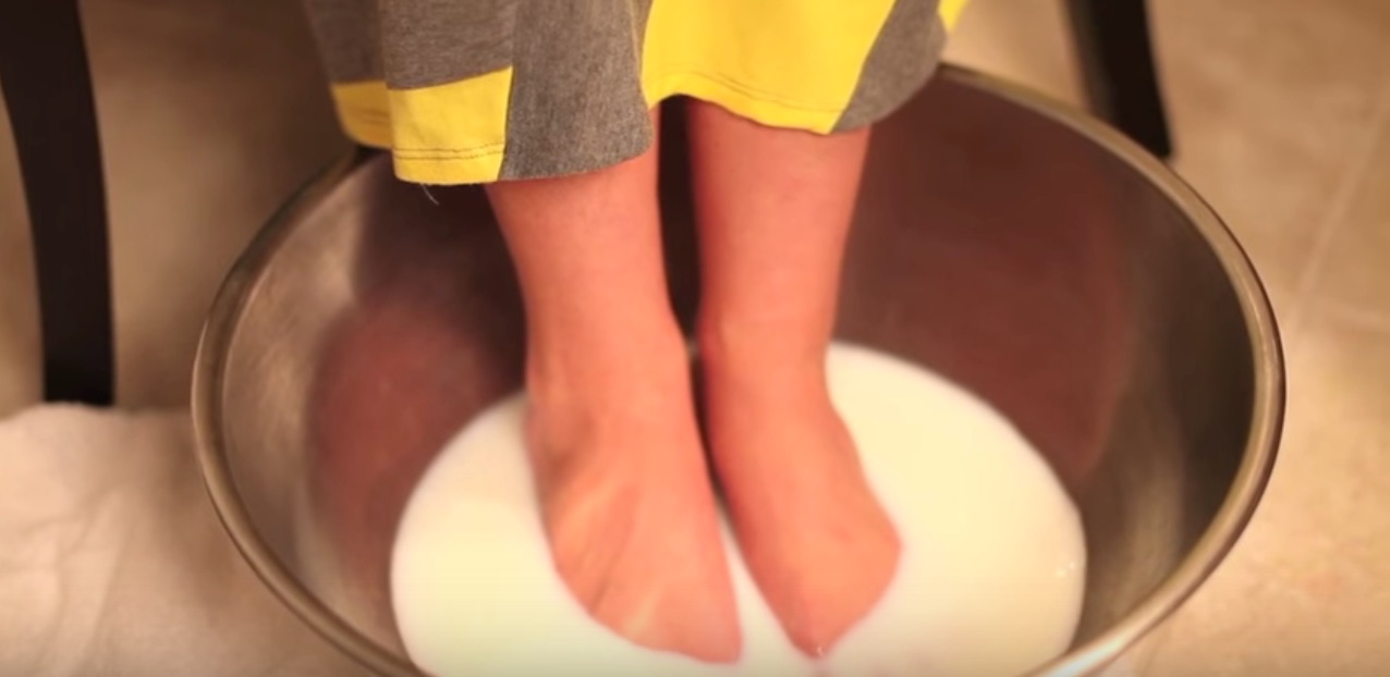 Get Soft Feet In 10 Minutes With This Trick
