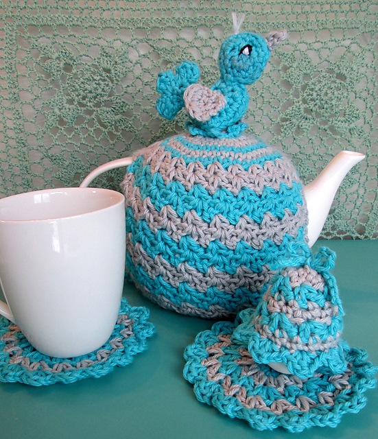 Crochet Bird Tea Cosy with Free pattern
