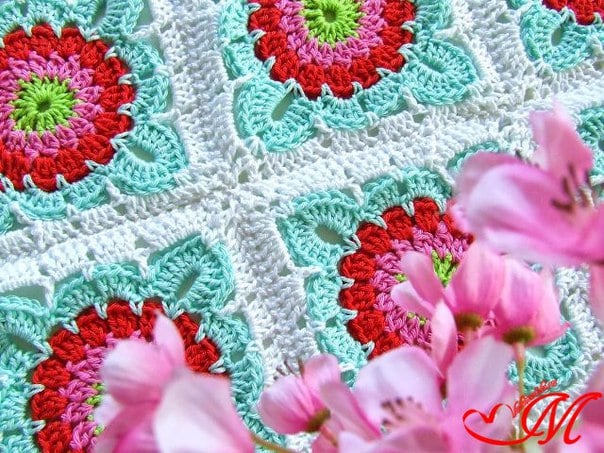 How to Crochet Pretty Granny Square Blanket
