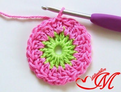 How to Crochet Pretty Granny Square Blanket