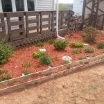 Garden Bed Edging Ideas–Pallet Border Edging