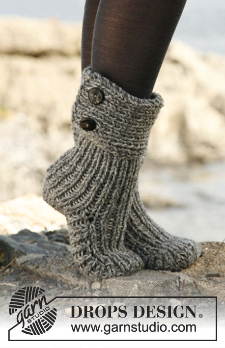 Knitting Moon Slipper Socks with Free Pattern