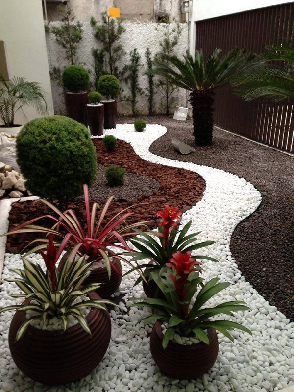 Cool Pebble Pathway Ideas for Your Garden