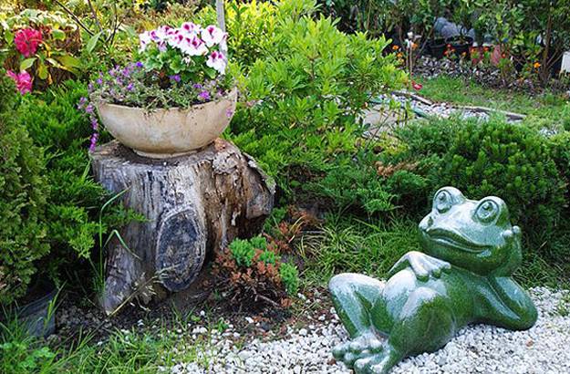 Tree Stump Pot Stand 