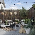 Cool DIY Ideas To Decorate Your Garden Fence