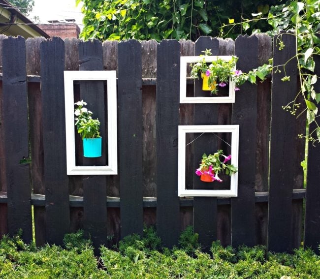 Cool DIY Ideas To Decorate Your Garden Fence