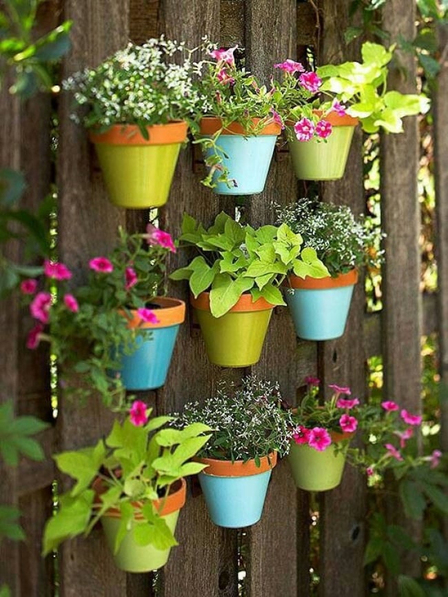 Cool DIY Ideas To Decorate Your Garden Fence