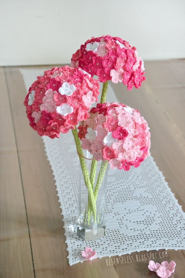 Crochet Hydrangea Flower with Free Pattern