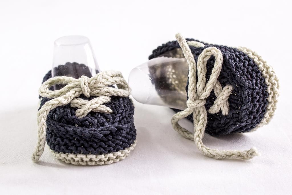 Knitted Baby Boat Shoes/ Booties with Pattern