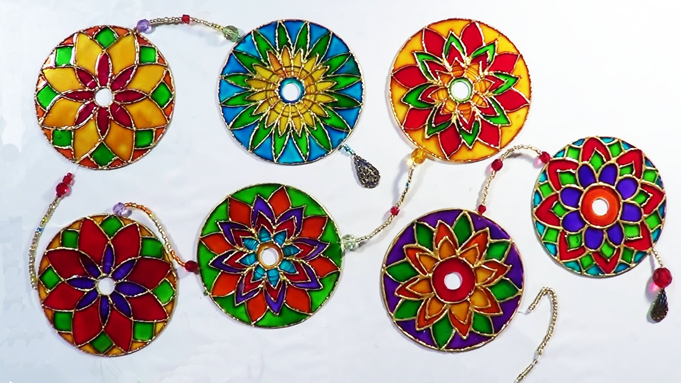 Peel and Paint a CD to Put New Spin on Sun Catchers