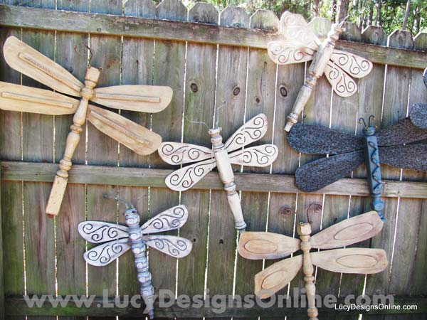 Using Dragonflies to Decorate Wooden Fence