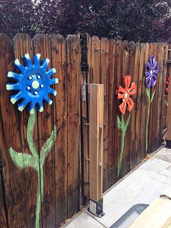 30+ Cool Garden Fence Decoration Ideas Page 2 of 5