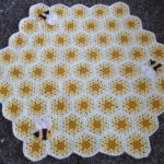 Buzzy Bee Baby Blanket with Matching Hat Free Pattern