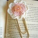 Eight-Petal Flower Bookmark Free Crochet Pattern