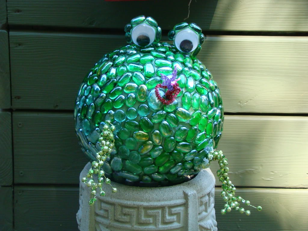 Frog Garden Art Ball