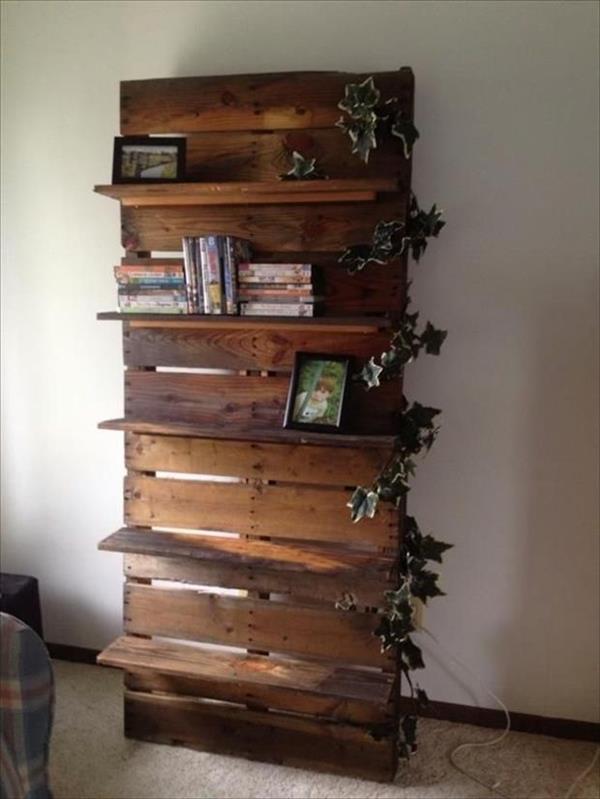 20 Upcycling Pallet Ideas for Home Interiors Page 3 of 4