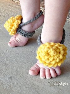 Spring Flower barefoot baby sandals Free Crochet Pattern