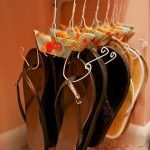 Use old hangers to easily store sandals
