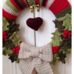 Christmas Holly Wreath Free Crochet Pattern