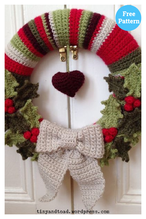 Christmas Holly Wreath Free Crochet Pattern