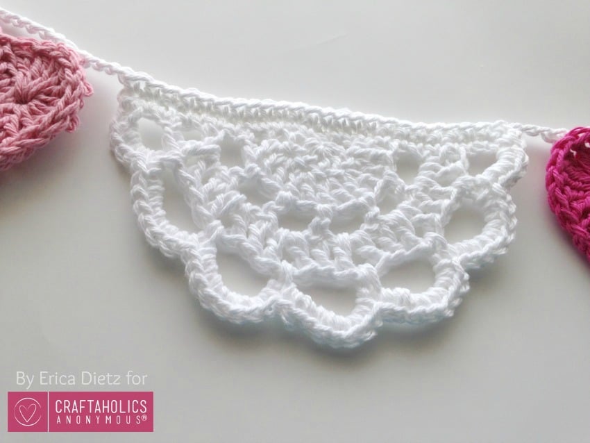 Hearts and Doilies Crochet Valentine Bunting Free Pattern 